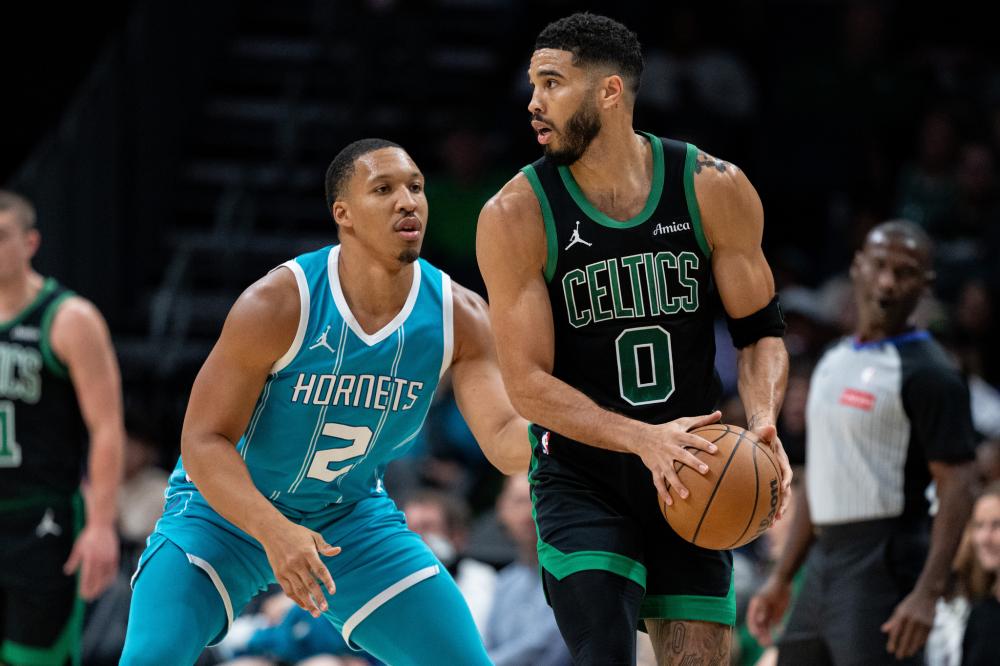 效力于某欧 效力于某欧