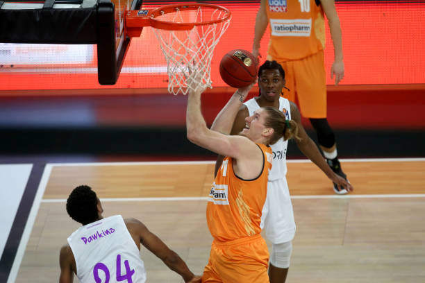 往地贯彻自 往地贯彻自